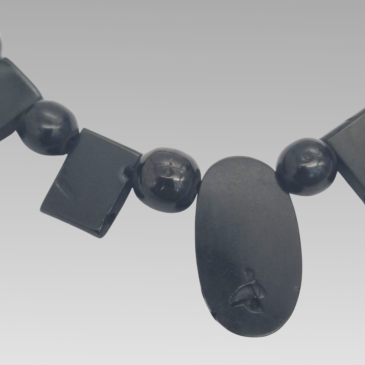Victorian Whitby Jet Mourning Necklace Graduated Beads 43.5cm