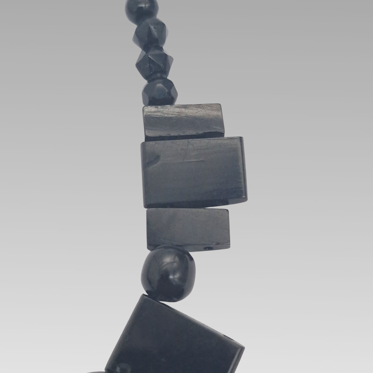 Victorian Whitby Jet Mourning Necklace Graduated Beads 43.5cm