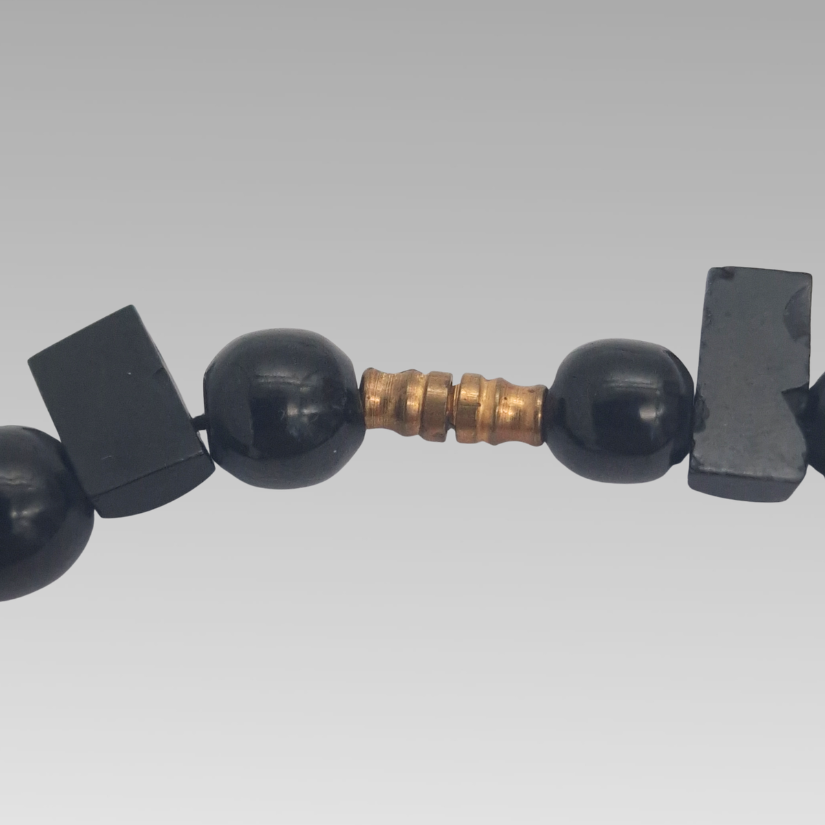 Victorian Whitby Jet Mourning Necklace Graduated Beads 43.5cm