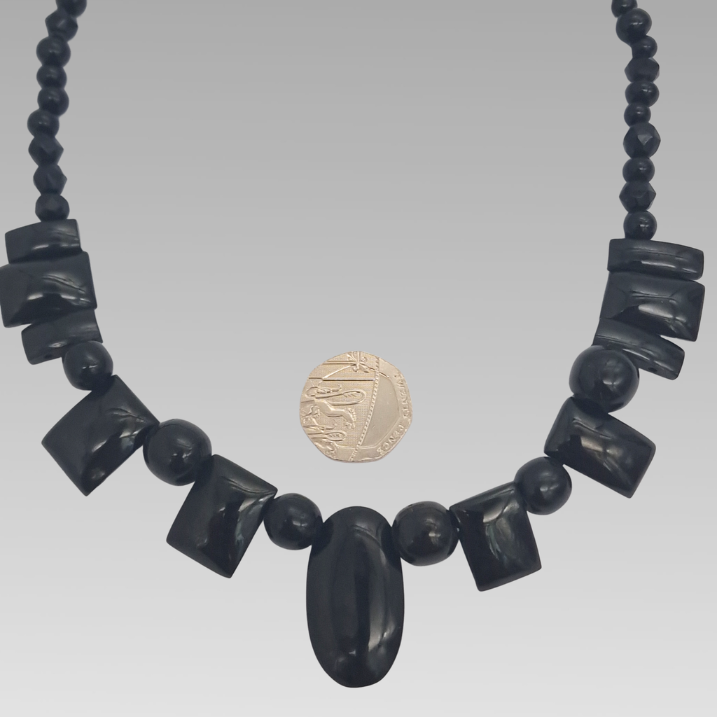 Victorian Whitby Jet Mourning Necklace Graduated Beads 43.5cm