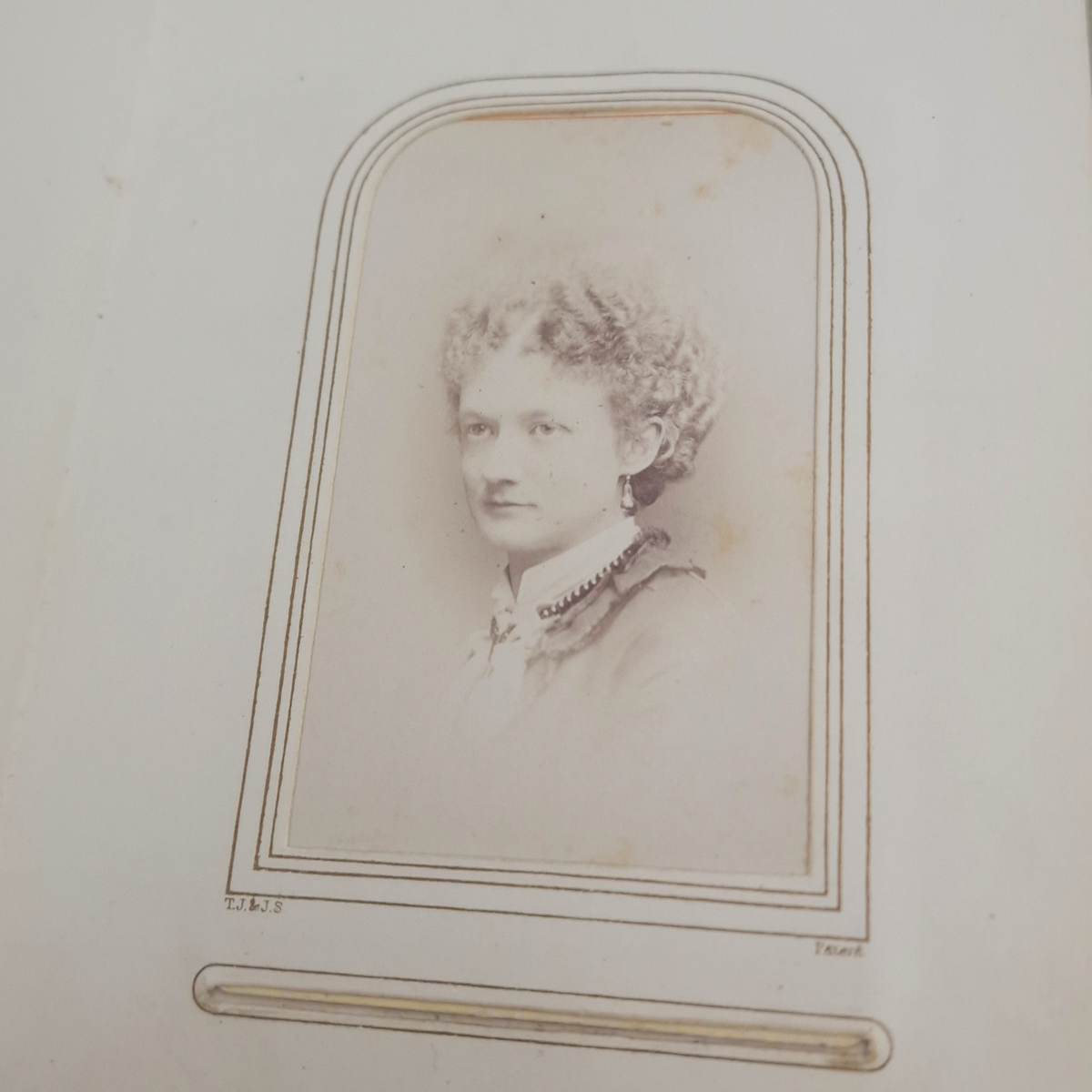 Victorian CDV Photo Album c1860s-1880s 37 Portrait Photographs