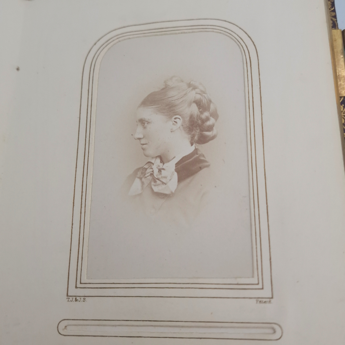 Victorian CDV Photo Album c1860s-1880s 37 Portrait Photographs