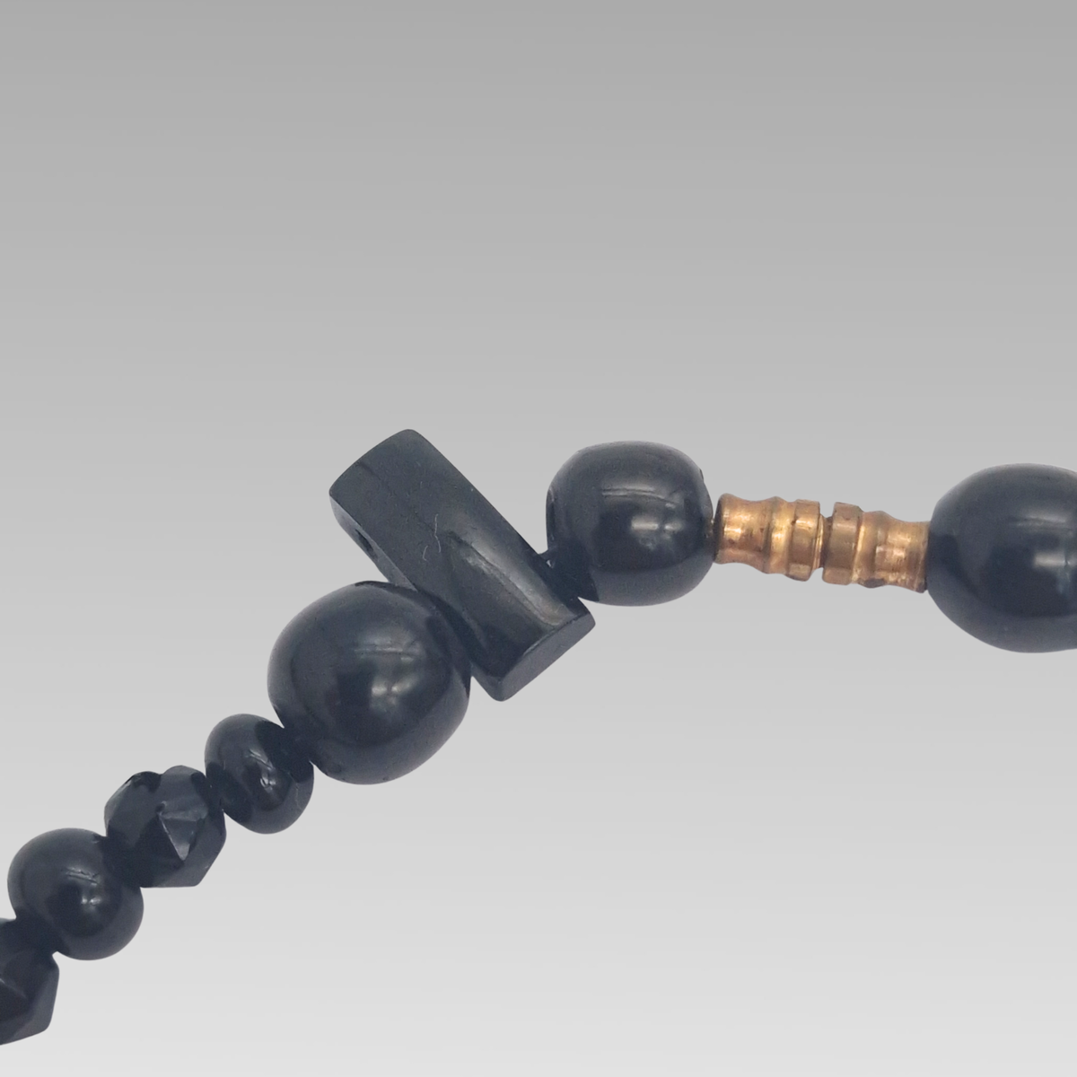 Victorian Whitby Jet Mourning Necklace Graduated Beads 43.5cm